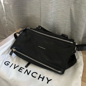 GIVENCHY - Pandora black grained leather (Large)